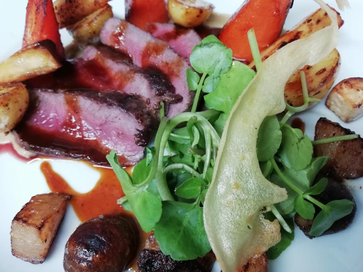 ホテル Masons Arms Montacute エクステリア 写真