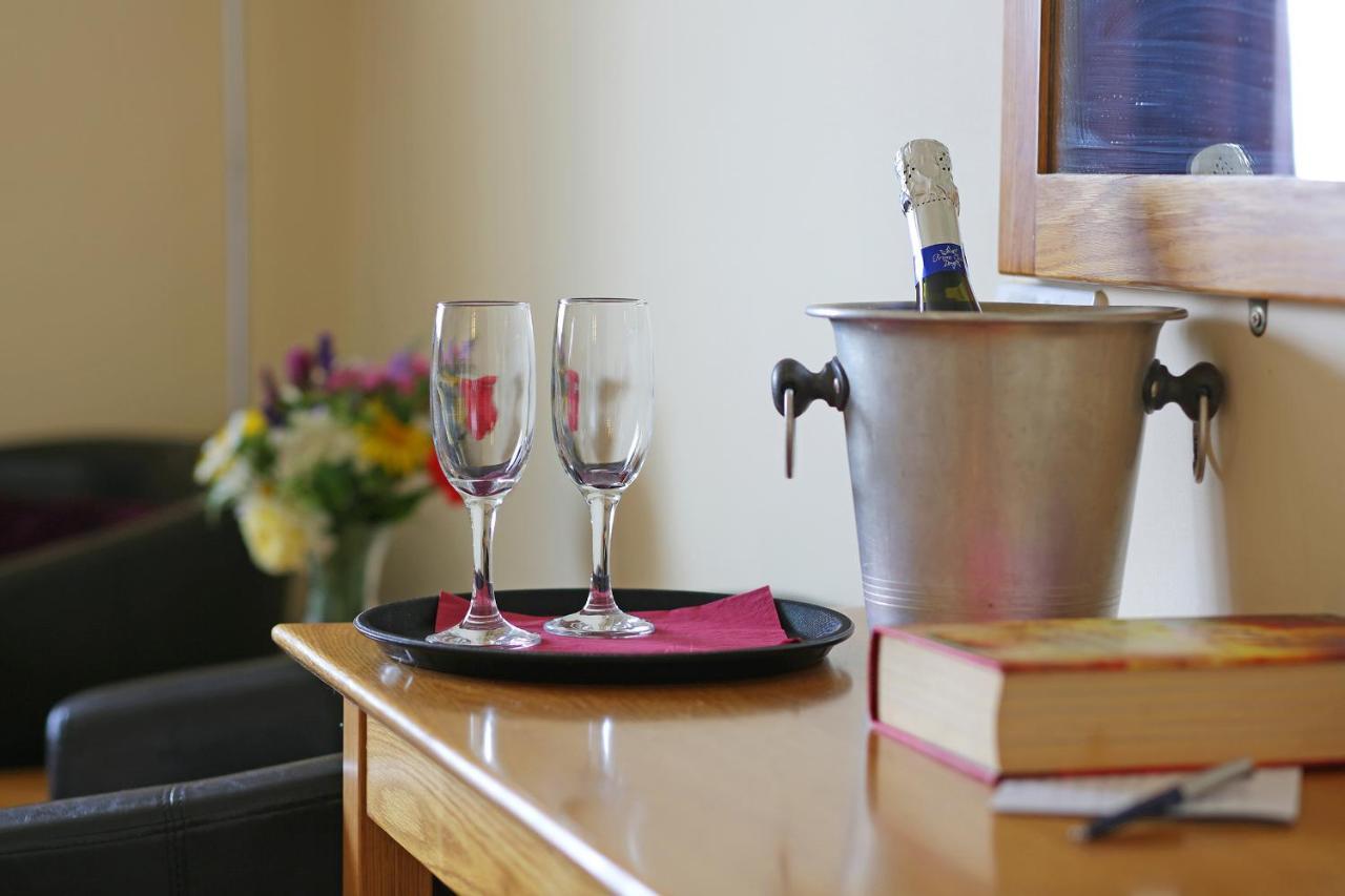 ホテル Masons Arms Montacute エクステリア 写真